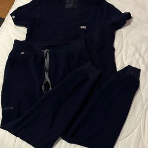 FIGS scrubs set navy joggers small